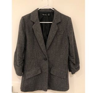 Beautiful Black/Gray Herringbone Print Blazer